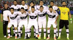 Versus / Se casó un integrante del plantel de Olimpia que consiguió la 40