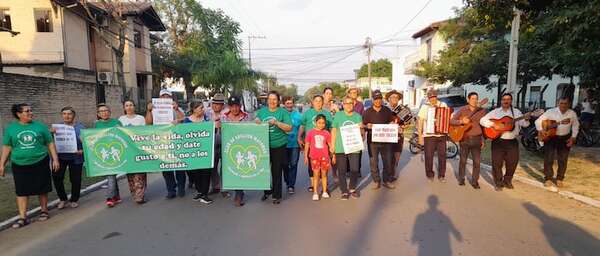 Adultos mayores marchan por el Día de Toma de Conciencia del Abuso en la Vejez - Nacionales - ABC Color