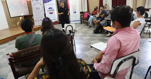 La Nación / Escuela para Padres: el desafío de acompañar a la madre y al hijo desde el primer momento
