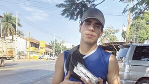 Vende sopa y chipa guasu para costear sus estudios