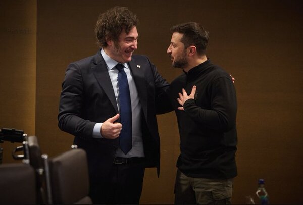 Zelensky se reúne con Milei en cumbre de la paz