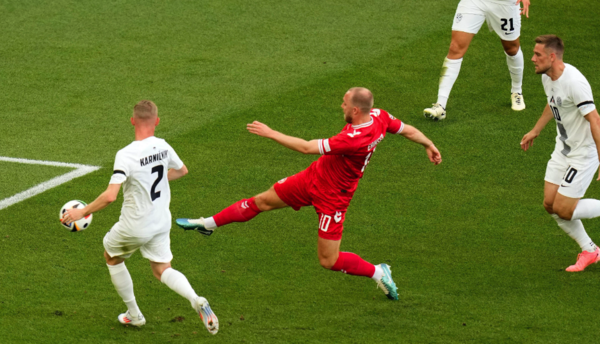 Versus / Dinamarca y Eslovenia no pasan del empate