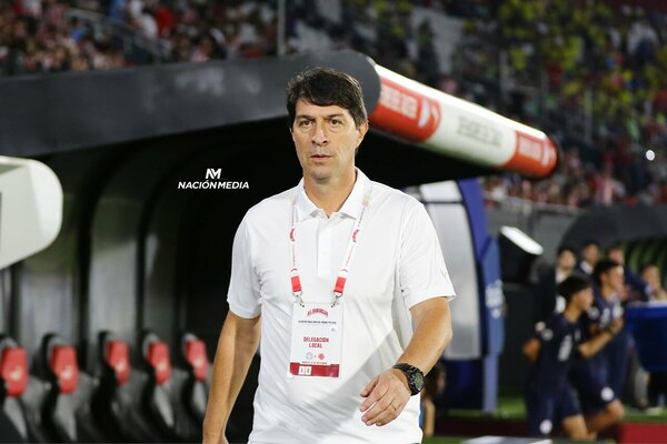 Versus / Daniel Garnero mete 7 cambios: Así jugará la Albirroja frente a Panamá