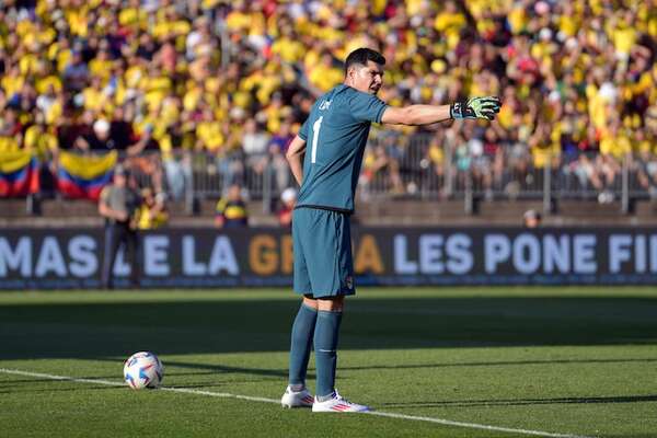Inmersa en seguidilla de derrotas, Bolivia anuncia 26 convocados a la Copa América - Fútbol - ABC Color