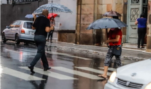 Llueve intensamente: ¿Hasta cuándo tendremos este clima?