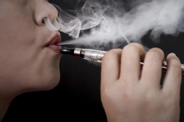 Debatirán en audiencia pública proyecto que busca frenar “vapeo”, en los jóvenes - Noticiero Paraguay