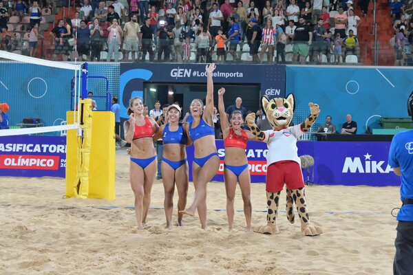 Brújula deportiva: Del primer titulo internacional de 1945 a la hazaña del voley playa de Paris 2024