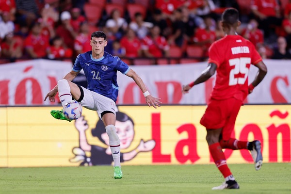 La Albirroja volvió a marcar un gol después de cinco juegos y batió a Panamá
