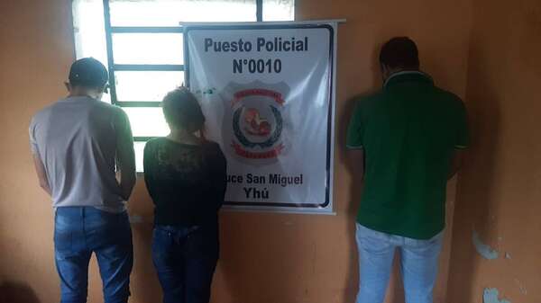 Incautan armas de grueso calibre y detienen a presuntos miembros del PCC en Caaguazú - Nacionales - ABC Color