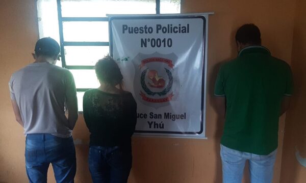 ¡Ndi bárbaro! Polis incautan armas con insignias del PCC