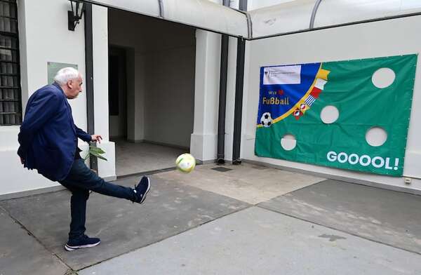 Celebran inicio de la Eurocopa 2024 en el ICPA - Sociales - ABC Color