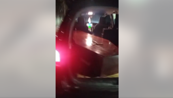 ¿Chofer abandonó a difunto?: Dueño de la funeraria habló de lo que pasó