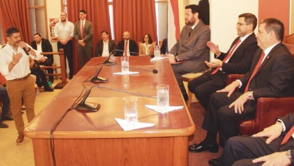 HC defiende a aliados denunciados por corrupción, prepotencia y lavado