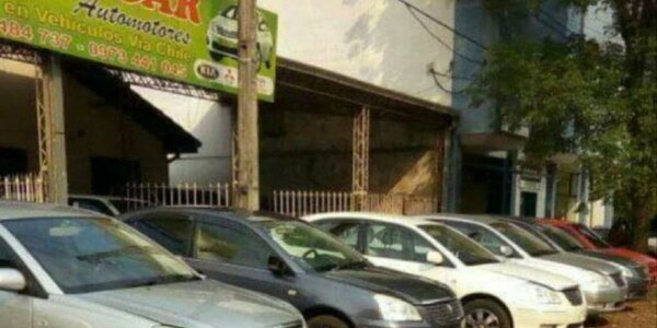 Desconocidos balean varios vehículos en playa de venta