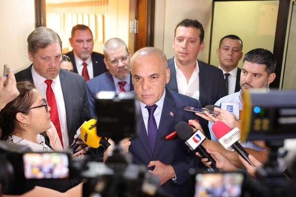 “Bachi” renuncia al liderazgo de bancada de HC para asumir la presidencia del Senado - Política - ABC Color