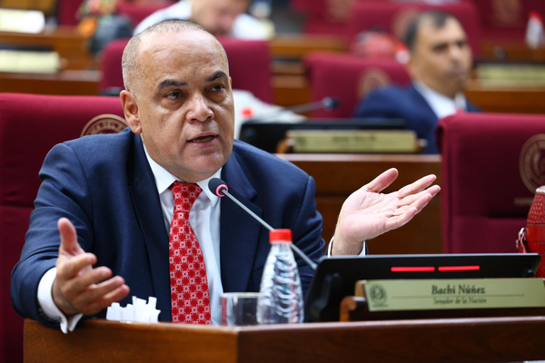 Bachi renunció al liderazgo de la bancada de Honor Colorado, para asumir la presidencia del Senado - Noticiero Paraguay