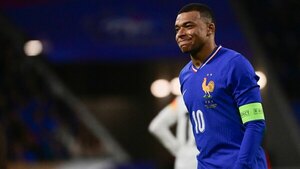 Versus / La clase política francesa reacciona a las palabras de Mbappé