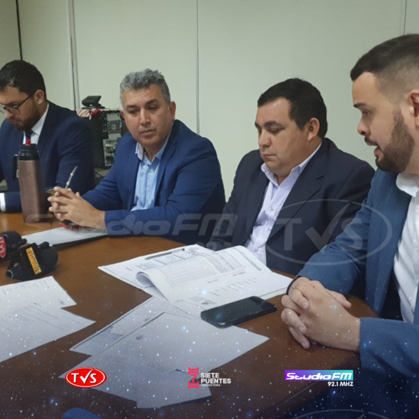 CONCEJALES DEPARTAMENTALES DENUNCIAN IRREGULARIDADES EN EL ALMUERZO ESCOLAR - TVS
