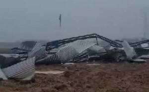 [VIDEO] ¿Fue un tornado?: la naturaleza arrasó a su paso por Valenzuela dejando destrozos