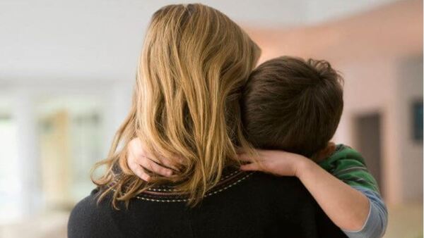 “Mi hijo sufre porque su papá no le hace caso y se excusa para no verlo”