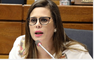 Exministro de Corte dijo que caso Kattya es simple de resolver: El Congreso actuó fuera de su competencia