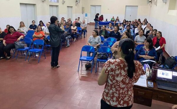 Capacitan a casi 15.000 docentes de escuelas públicas en estrategias de enseñanza de lectoescritura