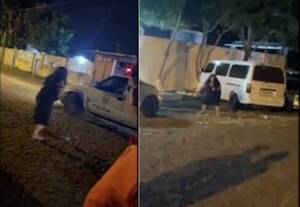 [VIDEO] Mujer detenida: tiraba piedras a los autos y a su bebé