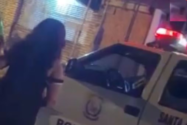 Madre borracha fue detenida tras maltratar a su hijo y ocasionar destrozos - Noticiero Paraguay