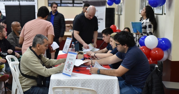 La Nación / Regularización migratoria comenzó hoy en CDE con más de cien solicitantes