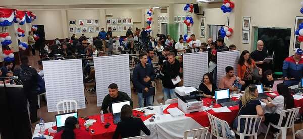 Concurrida jornada de regularización para extranjeros: la mayoría son estudiantes brasileños - ABC en el Este - ABC Color