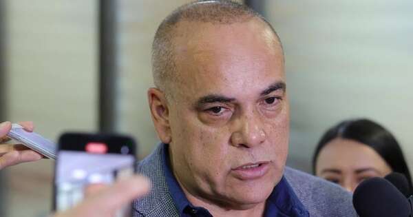 La Nación / Bachi Núñez deja de ser líder de bancada de Honor Colorado