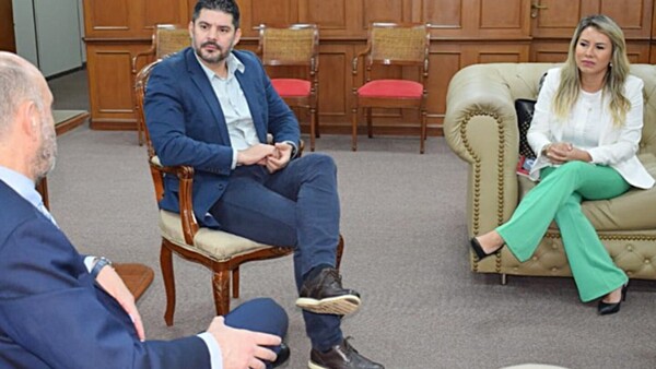 Ministra convirtió Senatur en refugio de parientes y de leales de Nenecho