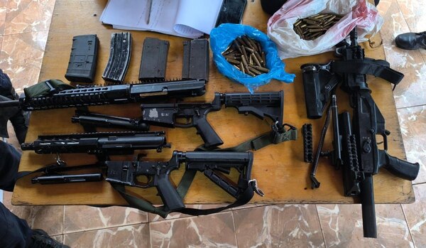 Fusil robado de un exministro del Interior cayó en poder del PCC - Judiciales.net