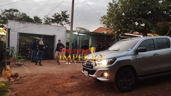 Fiscal confirma un detenido durante allanamiento por asesinato de padre e hijo - Radio Imperio 106.7 FM