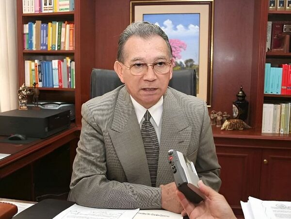 Exministro de Corte critica postura oficialista sobre reincorporación de Kattya González · Radio Monumental 1080 AM
