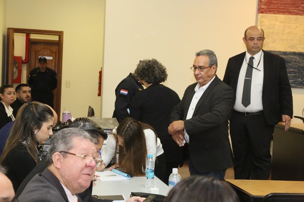 Suspenden audiencia preliminar del exgobernador Hugo Javier - ADN Digital