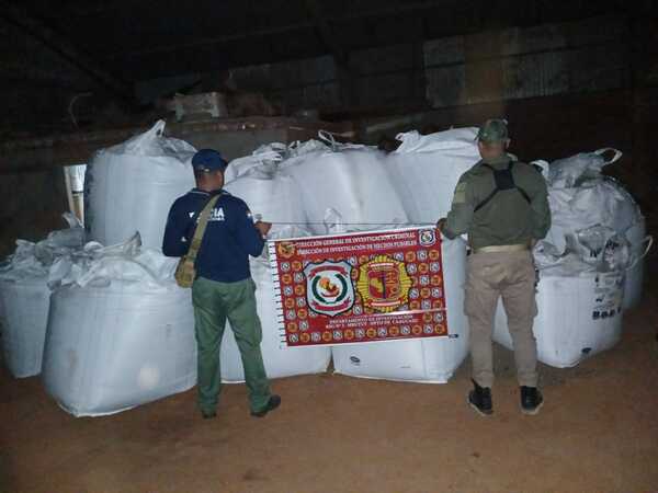 Recuperan camión con carga de fertilizante que fue robado - Noticiero Paraguay