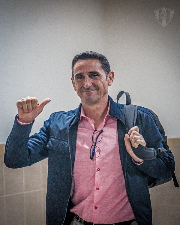Manolo: “Si hay que reforzarse hacerlo bien para mejorar, no firmar por firmar” - Unicanal