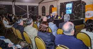 La Nación / Con éxito se realizó el lanzamiento del libro “El elevado precio del honor”