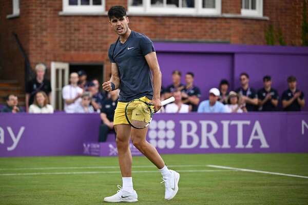 Alcaraz derrota a Cerúndolo en el estreno de la gira de hierba - Tenis - ABC Color
