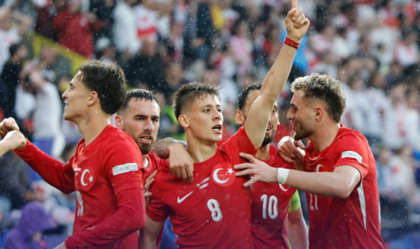 Versus / Turquía tumba a Georgia en uno de los mejores partidos de la Eurocopa 2024