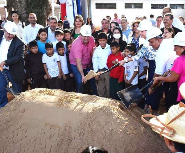 Inician mejoras en 11 instituciones educativas y aún quedan 27 escuelas en peligro de derrumbe - Nacionales - ABC Color