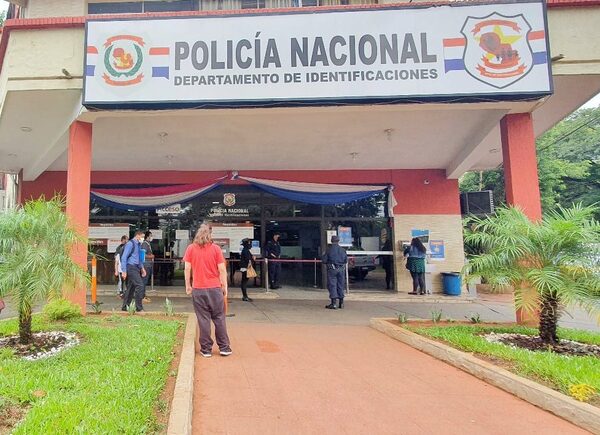 Investigan a 20 funcionarios de Identificaciones por supuesta expedición irregular de cédulas a extranjeros · Radio Monumental 1080 AM