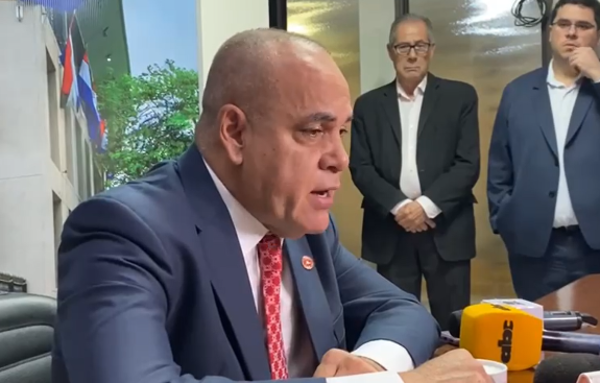 Basilio Núñez quiere adelantar tratamiento para que solo el horario de verano sea el oficial en el país