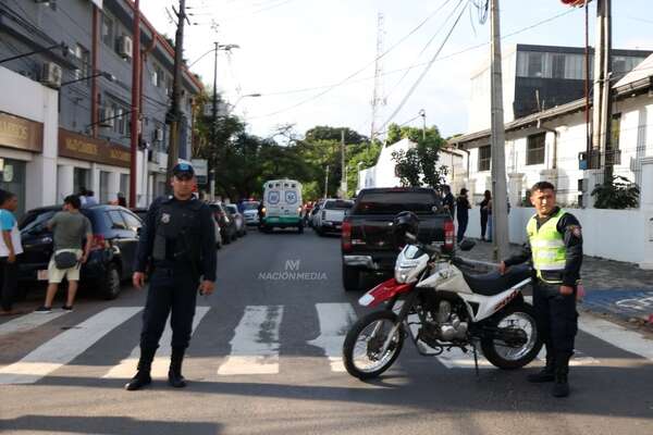 Villa Morra: asaltan casa de cambios, llega la Policía y es recibida a balazos - Radio Imperio 106.7 FM