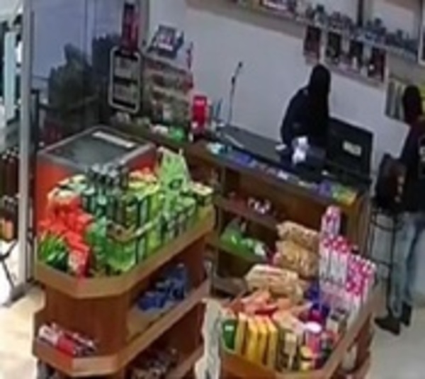 Valientes mujeres redujeron a un asaltante - Paraguay.com