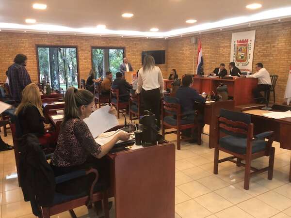CDE: aprueban dos licitaciones y amplían presupuesto a G. 365.227 millones - ABC en el Este - ABC Color
