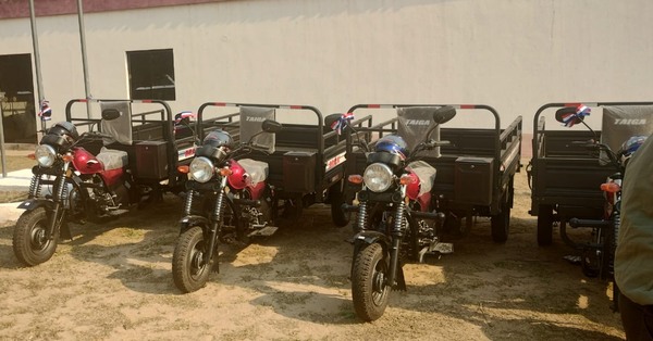 Puente de la Bioceánica: donaron motocarros y lanchas para 200 familias indígenas