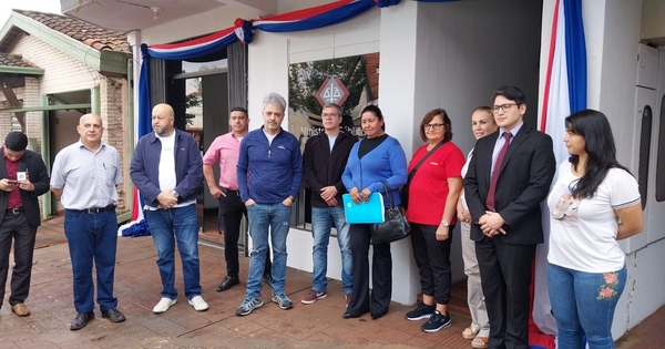 La Nación / Afectados por estafa en Encarnación exigen al Ministerio Público avanzar en investigación penal