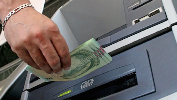 Pe帽a firm贸 decreto que oficializa reajuste del salario m铆nimo - Revista PLUS